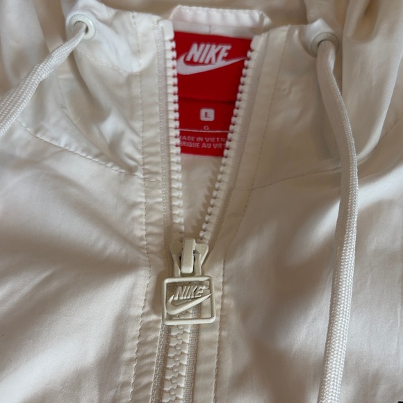 Nike Cream Hooded Windbreaker Jacket with Black Logo - Picture 4 of 7